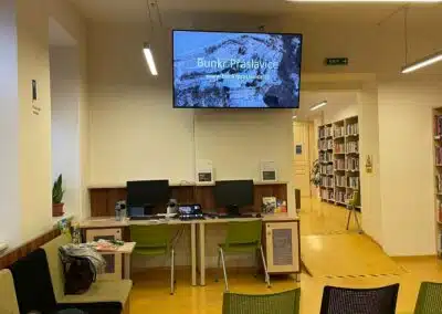 Připravený sál na přednášku o bunkru pro čtenáře knihovny